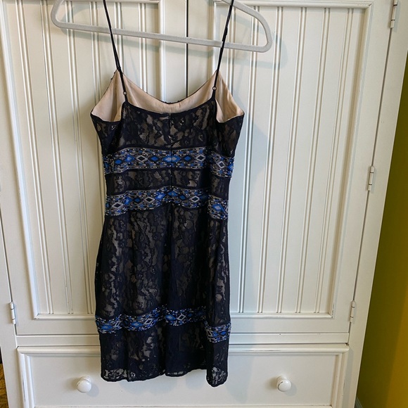 Formal Dress. - Picture 2 of 3